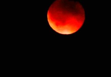 ماه خونین در آسمان بجنورد 