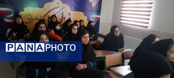برگزاری جشنواره تدریس همیار معلم در دبیرستان فرزانگان استعداد درخشان ملارد