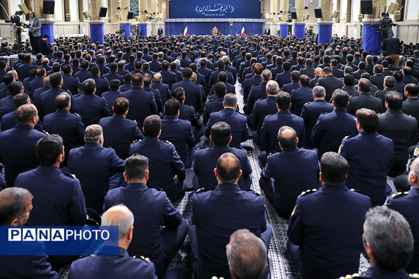 دیدار جمعی از فرماندهان نیروی هوایی و پدافند هوایی ارتش جمهوری اسلامی ایران با مقام معظم رهبری