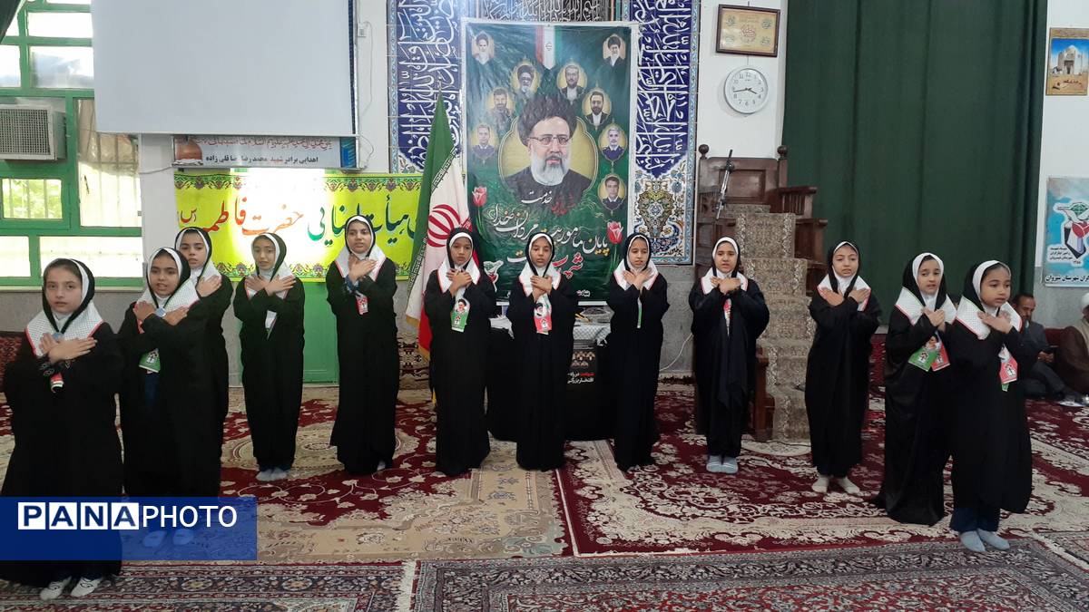 شرکت دانشآموزان دبستان حضرت فاطمه(س) در مراسم سالگرد شهدای خدمت