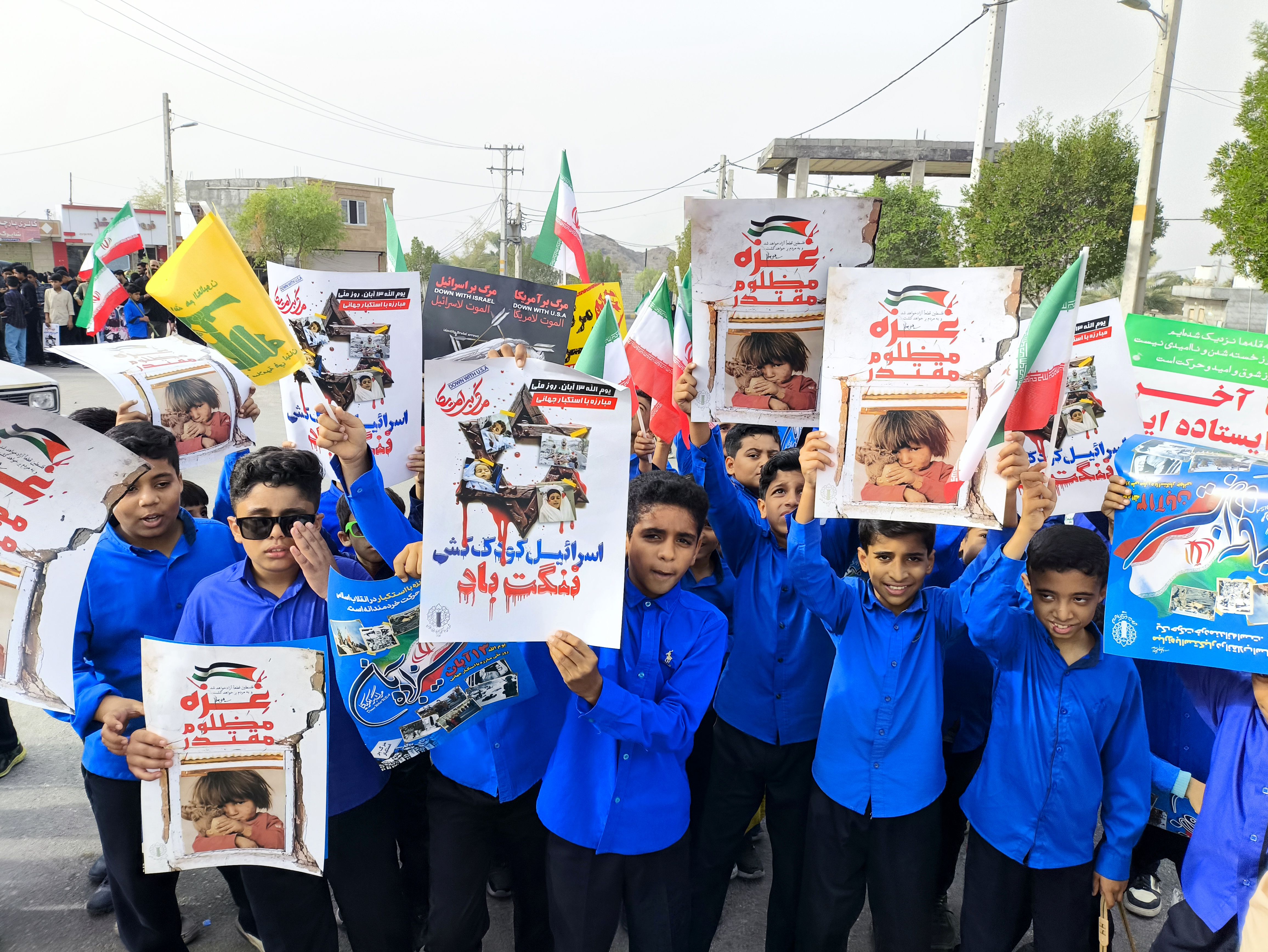 حضور پرشور نسل آینده انقلاب در راهپیمایی ۱۳ آبان سندرک