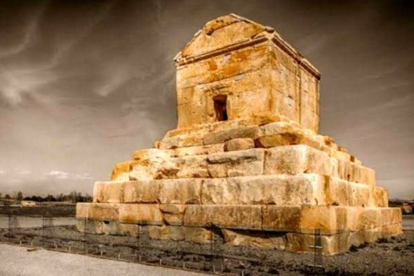 کوروش بنیانگذار سلسله هخامنشی 