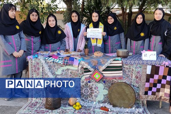 گرامیداشت روز دانش‌آموز در دبیرستان فرزانگان قائمشهر