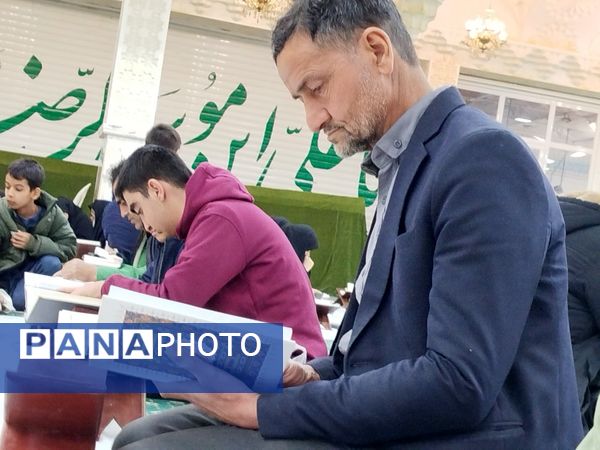 جلسه جزء خوانی قرآن کریم در امامزاده سید حمزه(ع) شهرستان کاشمر