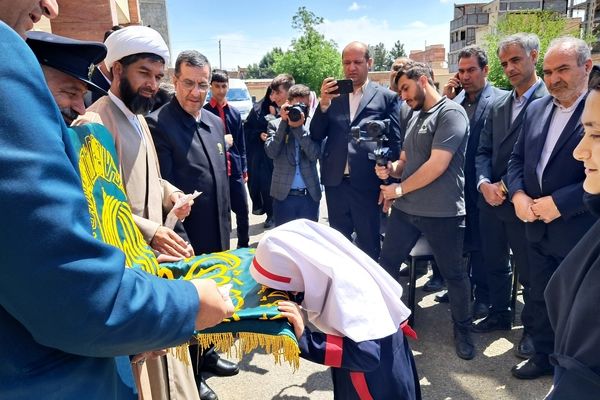پرچم متبرک رضوی در مدارس شهرستان عجب‌شیر 