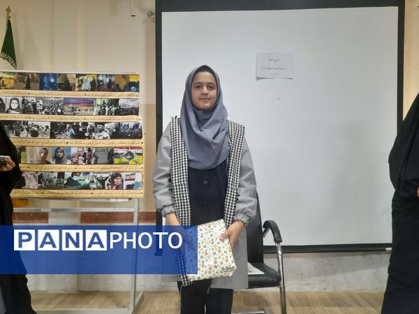 گرامیداشت هفته کتاب و کتابخوانی به همراه پرده خوانی شهادت حضرت فاطمه(س)