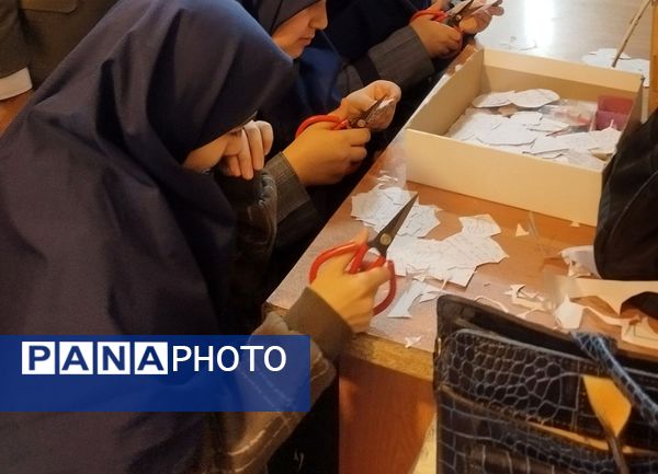 بازدید معاون آموزش متوسطه استان از دبیرستان شاهد تکتم ناحیه ۳ مشهد