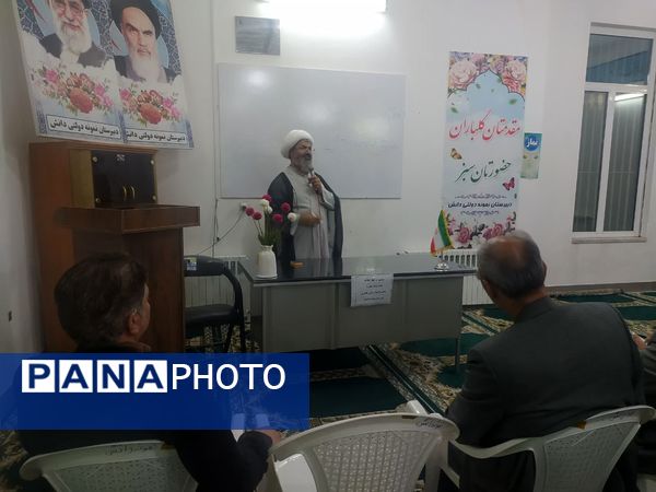 برگزاری کلاس سیری در نهج البلاغه در دبیرستان نمونه دانش کاشمر
