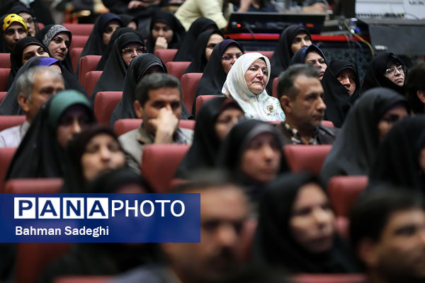 تجلیل از معلمان نمونه کشوری با حضور رئیس جمهوری
