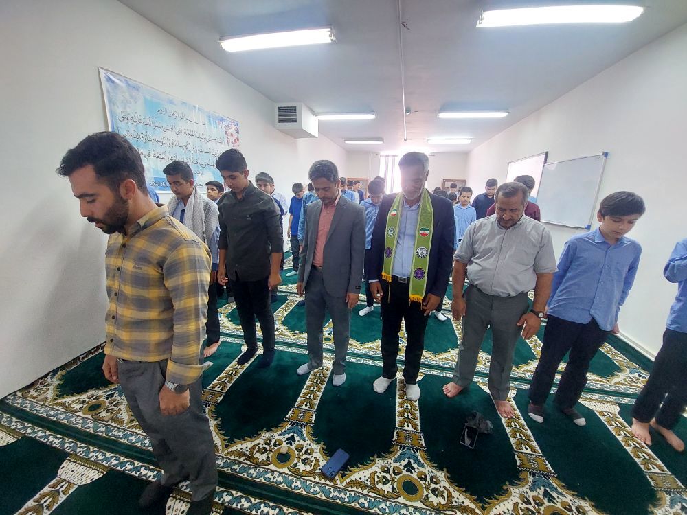 اولین نماز سال تحصیلی ۱۴۰۳ و ۱۴۰۴ در دبیرستان متوسطه اول سما 