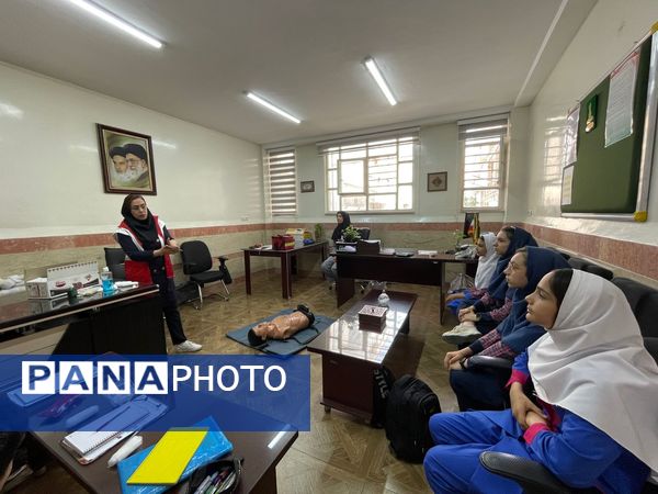 برگزاری جلسه آموزشی دانش‌آموزان سفیر سلامت  منتخب جهت حضور در مسابقات استانی