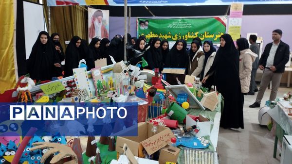 بازدید دانش آموزان از نمایشگاه پژوهش و فناوری در خلیل آباد