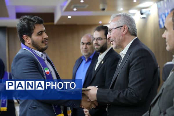 نشست تخصصی قائم مقام سازمان دانش‌آموزی با تشکل‌های پیشتازان در آذربایجان غربی