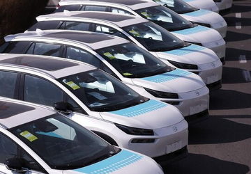 فعالیت تاکسی‌های شاسی‌بلند در تاکسی اینترنتی شهرداری