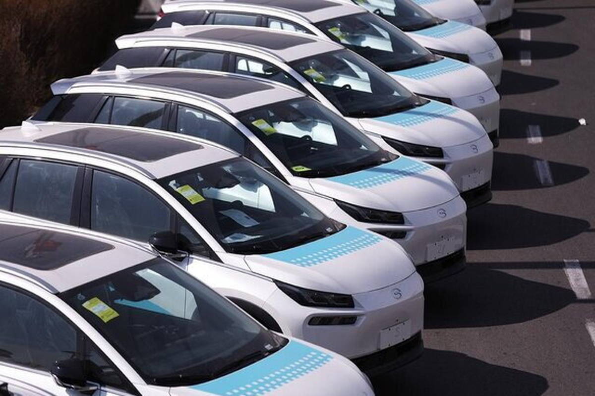فعالیت تاکسیهای شاسیبلند در تاکسی اینترنتی شهرداری