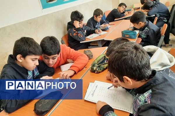 هفته کتاب و کتابخوانی در مدارس ناحیه دو شهرری 