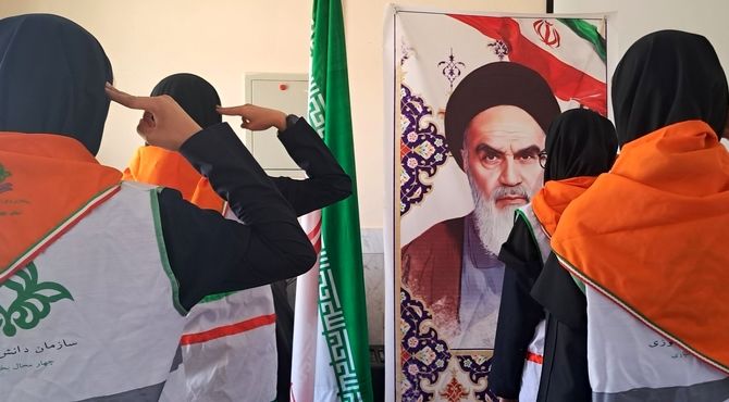 گرامیداشت سی‌وششمین سالگرد ارتحال امام خمینی(ره) در دبیرستان ابرار