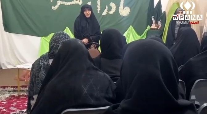 کارگاه ارتباط موثر ویژه مادران در کانون امیرالمؤمنین(ع) شهر کهک 