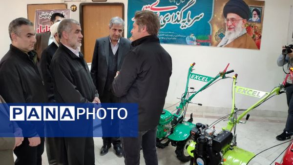 بازدید نائب رئیس مجلس شورای اسلامی از نمایشگاه تولیدات و محصولات صنعتی و صنایع دستی شهرستان کاشمر