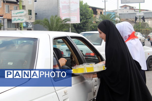 میزبانی دانش‌آموزان گلوگاهی از مسافران و زائران رضوی 