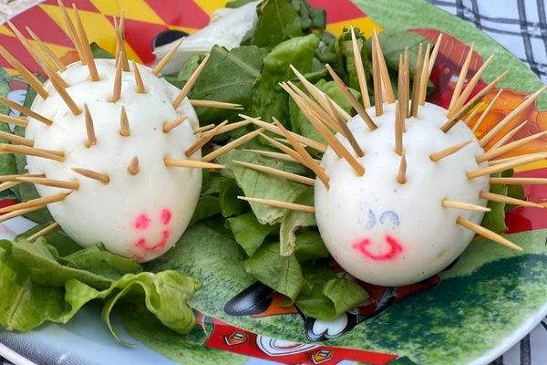 برگزاری جشن تخم‌مرغ‌های رنگی در دبستان قدر بهارستان دو