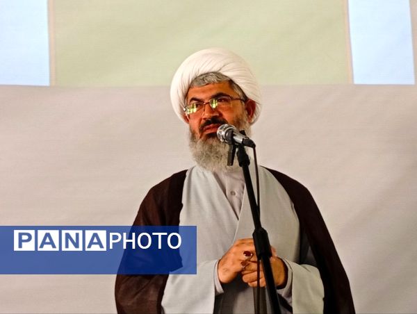 نماز جمعه‌ای با رنگ و بوی معلمی