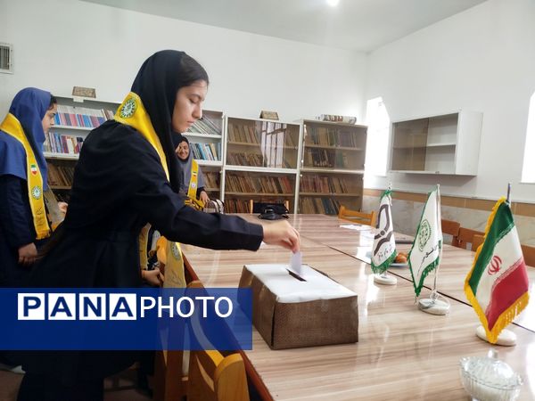 انتخابات شورای دانش‌آموزی در شهرستان فاروج 