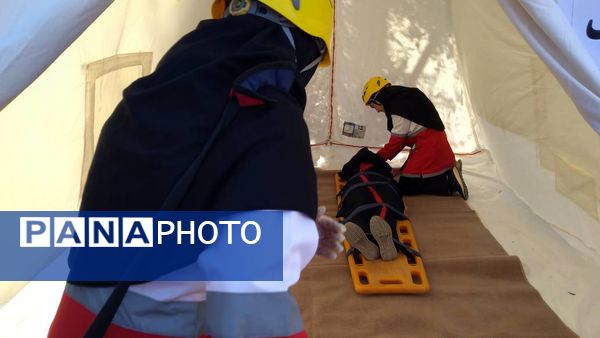 برگزاری مانور زلزله در مدرسه فاطمیه شهرستان آببر