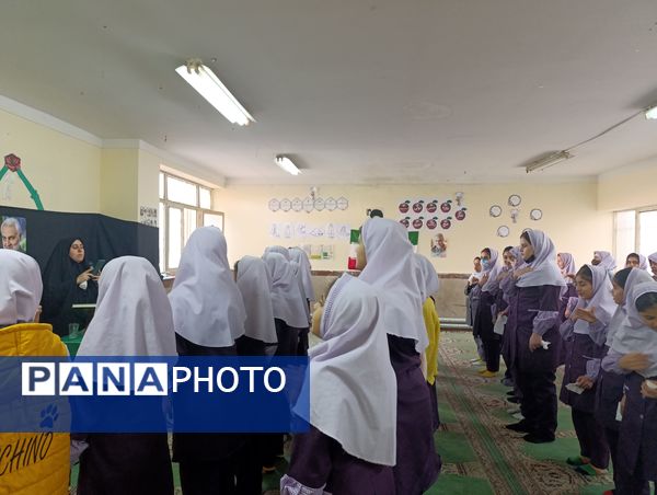 محفل انس با قرآن در مدارس شهرستان ایلام