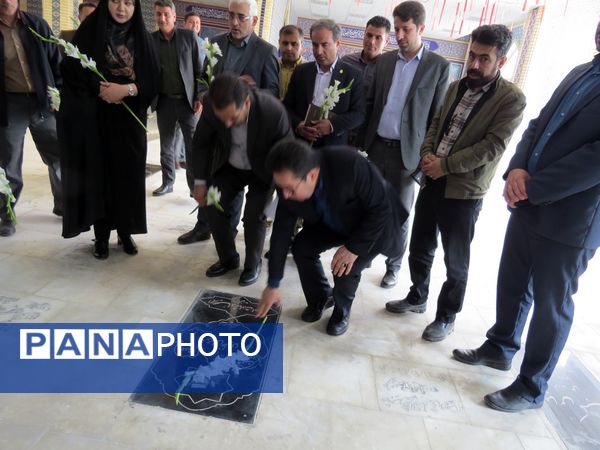 گلباران مزار شهدای دانش‌آموز و معلم در بجنورد