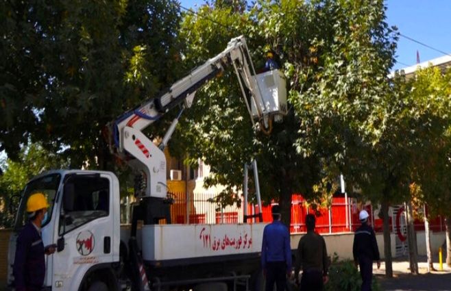ممنوعیت کاشت هر نوع درخت در زیر شبکه برق در شهرستان پارس آباد