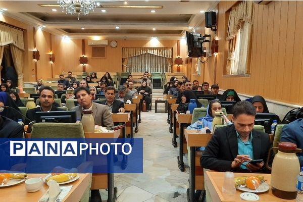 تجلیل از برگزیدگان پژوهشگر خراسانی در مشهد