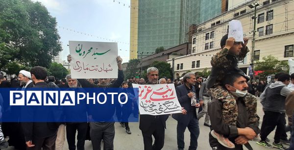 حضور پرشور مردم در تشییع پیکر مطهر رئیس جمهور و یاران همراه در مشهد مقدس