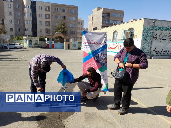 برگزاری کارگاه‌های علمی پژوهش‌سرای خوارزمی در دبیرستان امام جعفر صادق(ع) ناحیه سه کرج 