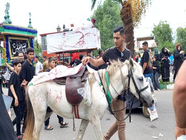 هم قدم با کاروان عاشورا