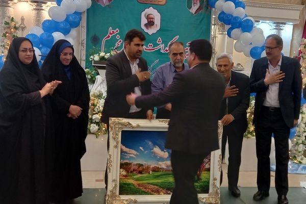 برگزاری آیین بزرگداشت مقام شامخ معلّم د شهرستان قرچک 
