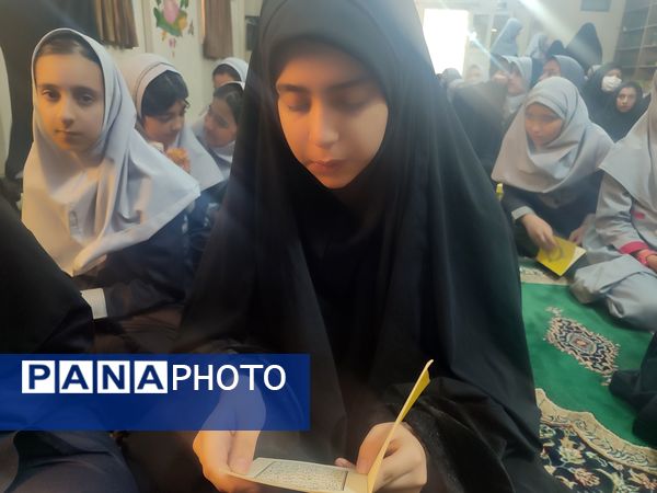یادواره شهدا در دبستان شاهد حاج تقی آقا بزرگ ناحیه یک مشهد 