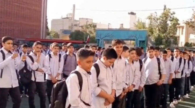 مهر، ماه مهربانی مهتاب است؛ ماه میزبانی نیمکت های‌ عاشق درس و مدرسه 