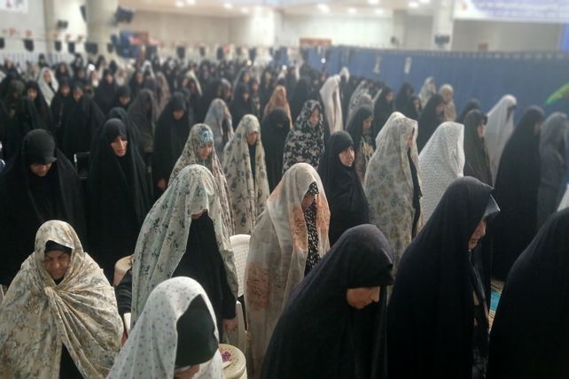 نماز جمعه سدی محکم در برابر دشمن