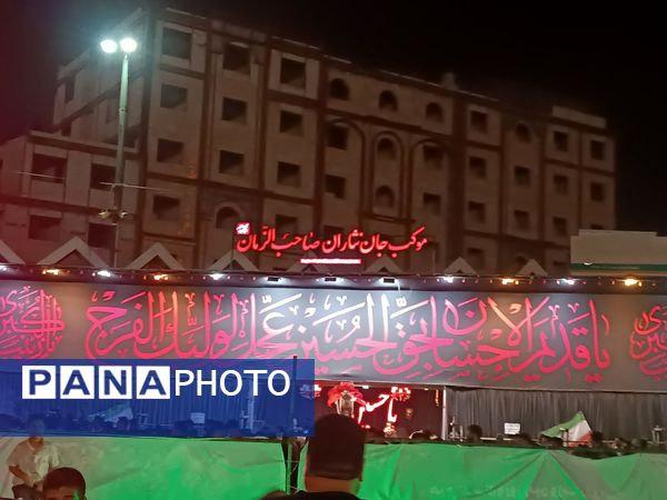 حال و هوای یکی از خیابان های مشهد در شب شهادت امام رضا (ع) 