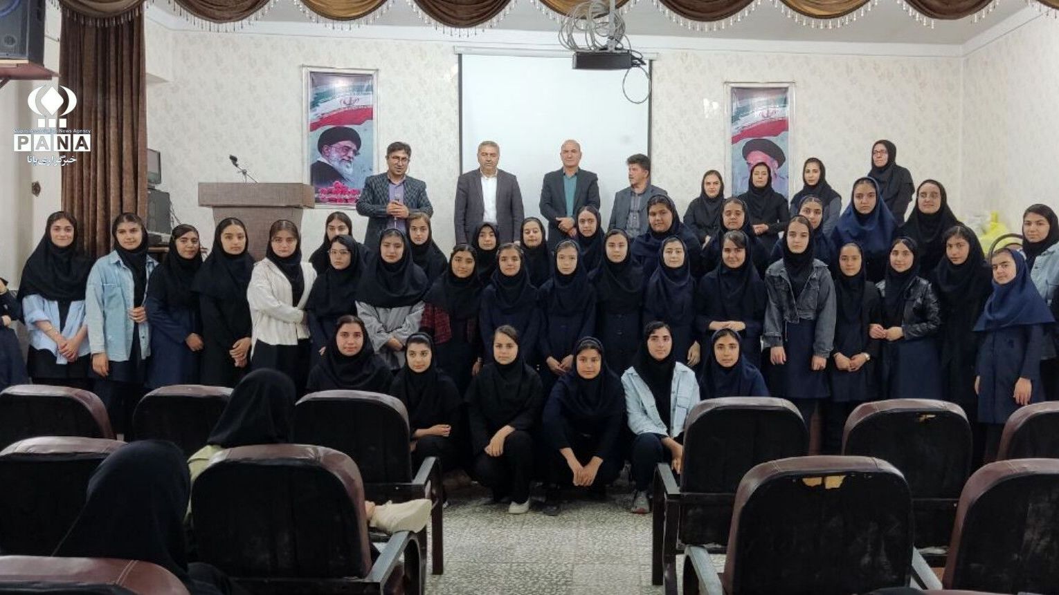 تجلیل از ۳۲۰ برگزیده فرهنگی و هنری در دهگلان