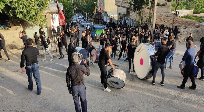 مراسم عزاداری و زنجیرزنی هیئات مذهبی شهر بار در روز تاسوعا
