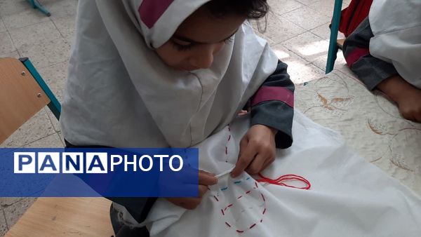 وقتی معلم، خیاط می‌شود