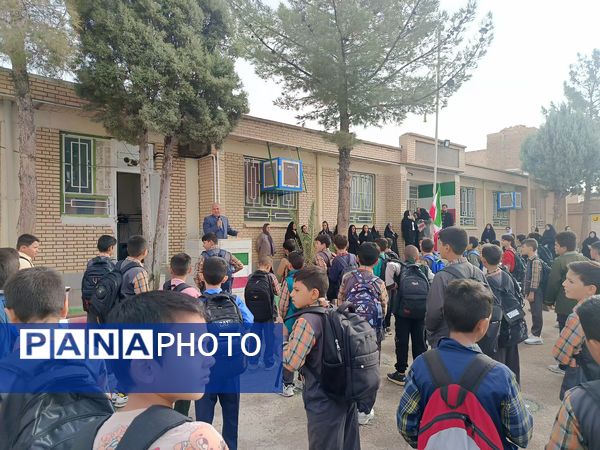 آغاز بازگشایی مدارس و شور و حال دانش آموزان دبستان شهید پسندیده فدافن در نخستین روز پاییز