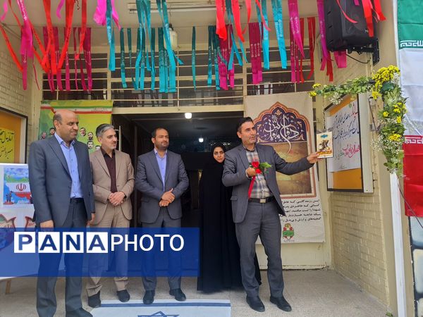 مراسم باشکوه زنگ ایثار و مقاومت در مدرسه شاهد تکتم ناحیه ۳