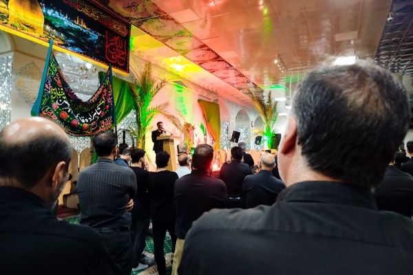 اجتماع عزاداران در جوار امامزاده سید حمزه کاشمر به مناسبت شام غریبان