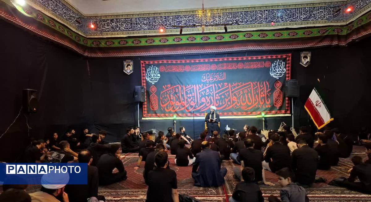 مراسم سوگواری شب هشتم محرم در هیئت انصار الحجه نیشابور