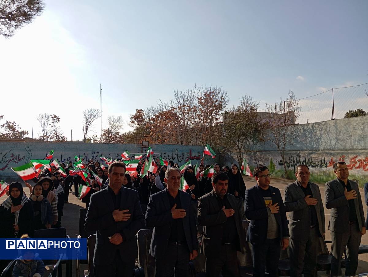 طنین زنگ استکبارستیزی در دبیرستان دخترانه تکتم باخرز