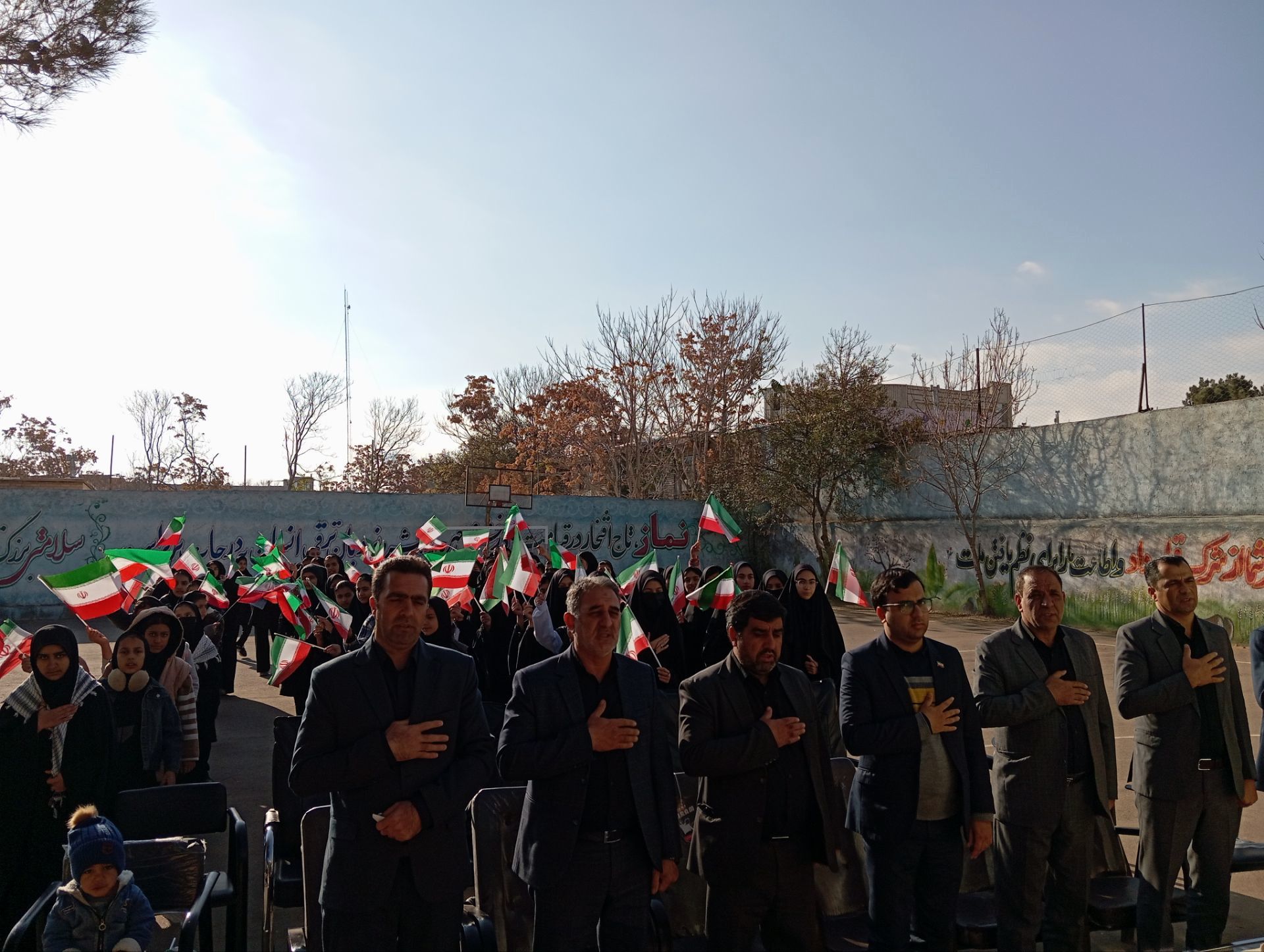 طنین زنگ استکبارستیزی در دبیرستان دخترانه تکتم باخرز