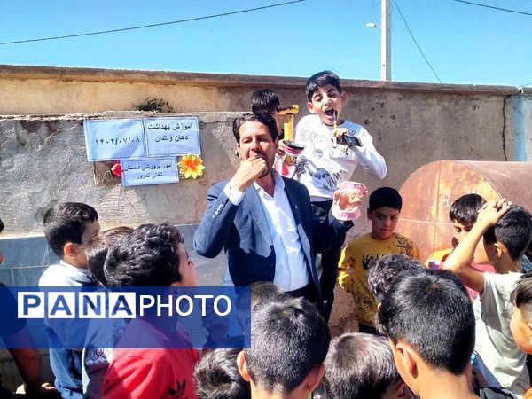 هر دانشآموز یک مسواک